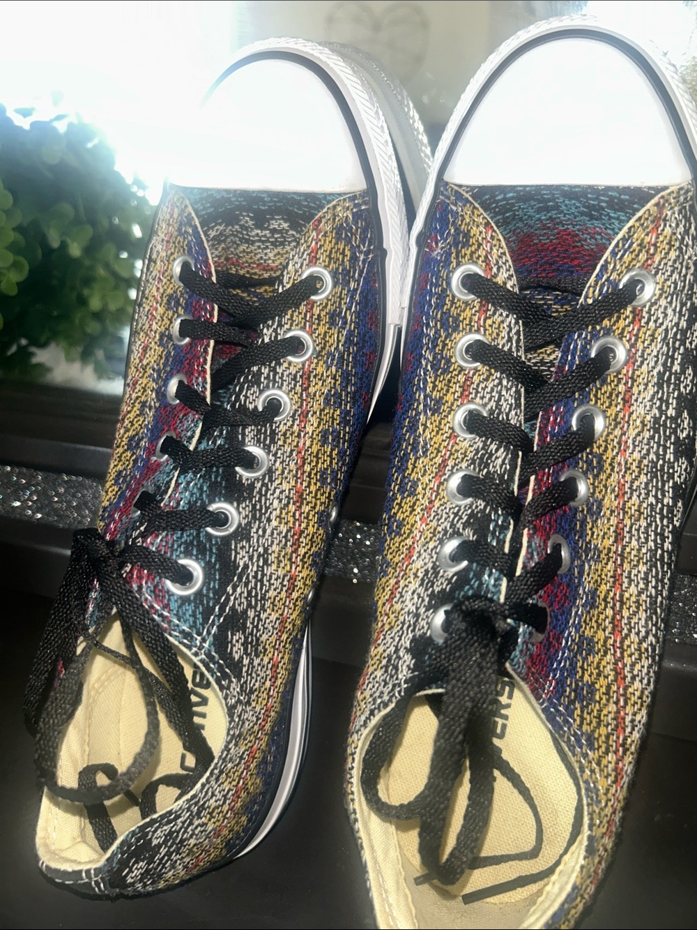Converse Multicolor Knit Low-Top Sneakers with Black Trim. Men’s 8; Women’s 10 - Picture 4 of 7